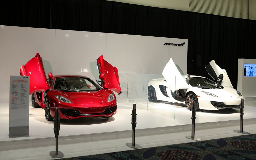 Auf der Miami International Auto Show ausgestellte Autos