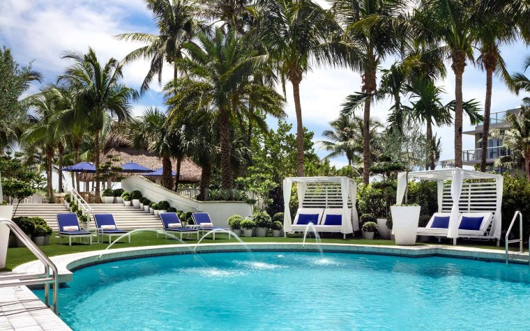 Pool cabanas at Cadillac Hotel