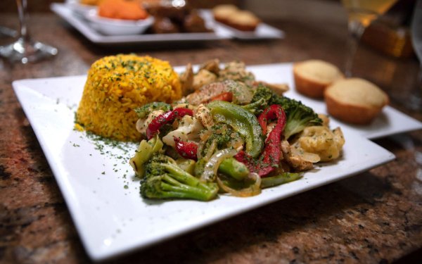 Riso giallo, verdure e pollo al Jackson Soul Food