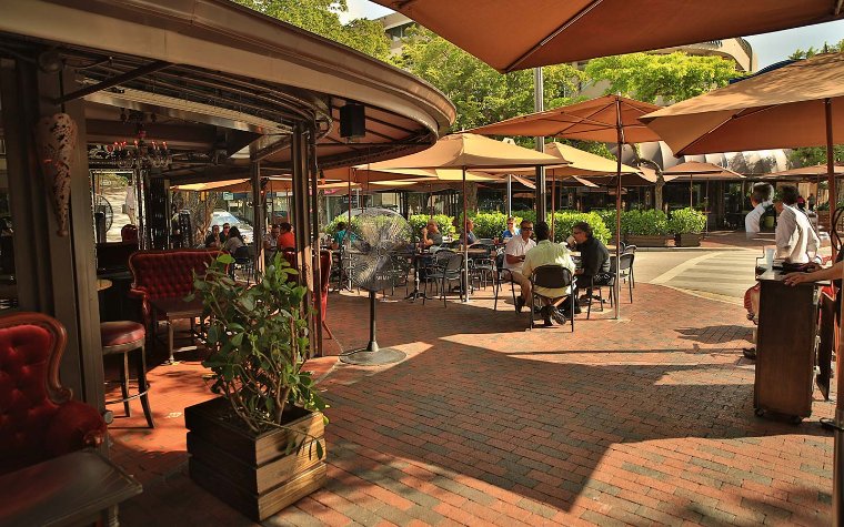 Outside seating at GreenStreet Cafe