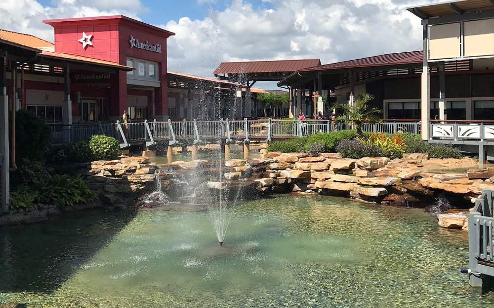 Shops surrounding the waterfalls at The Falls