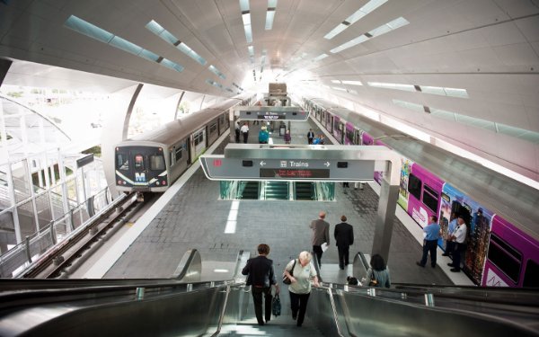 マイアミMetrorailの駅Miami International Airport