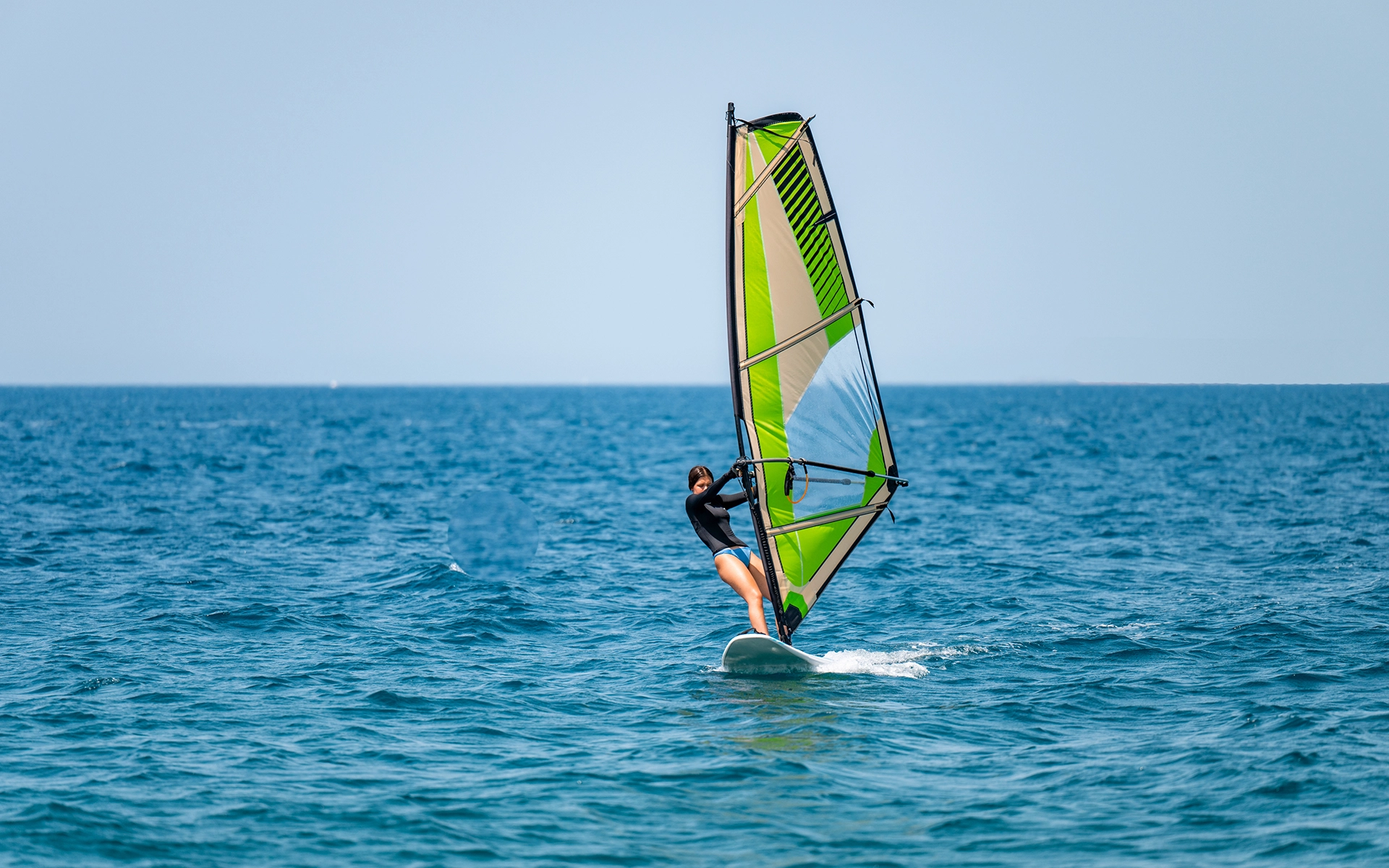 Windsurfer_on_ocean_iStock_1620669263.webp Windsurfer_on_ocean_iStock_1620669263.webp